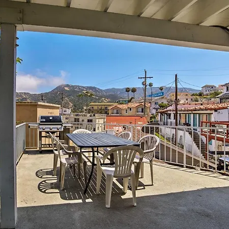 Updated Home On Catalina Island Walk To The Coast